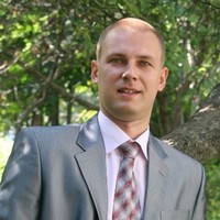 Максим Никонов
