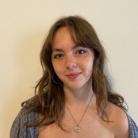 Chloë Hayes