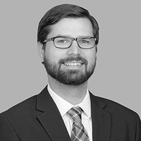 Bryan Jones, Pe