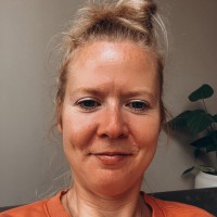 Yvonne Nolles