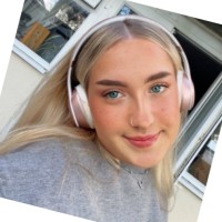 Mia Holcombe