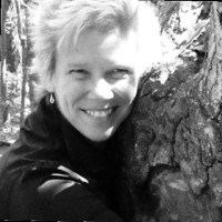 Suzie Desrosiers