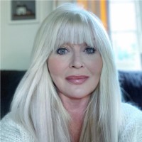 Julie Cox