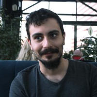 Ezel Üsten