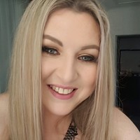 Debbie W.