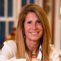 Nadine Levin