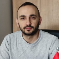 Özgür Bak