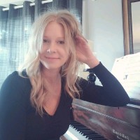 Angela Ohlin