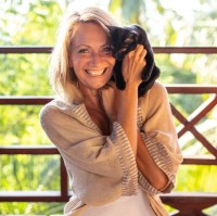Simone MacKay