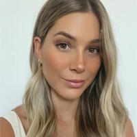 Melanie Adams