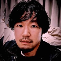Tomo H.