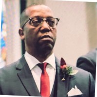Barry J. Moragne'