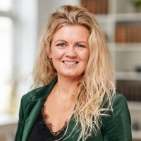 Anja Linde, Advokat (L)