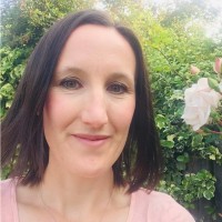 Dr Sarah Woods