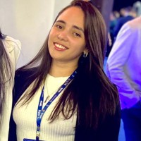 Anna Carollina Azevedo