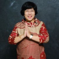 xtine (christin) wibhowo