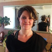 Yvonne Tol