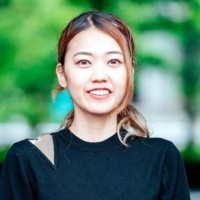 小泉莉穂