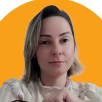 Kênia Souza