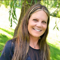Jayne Halli