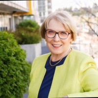 Lorraine M Wright