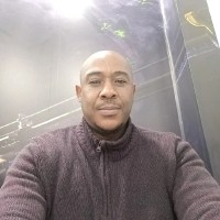 Max Tshoeou