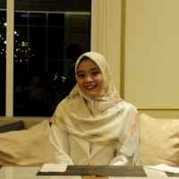 Via Ratna Sari