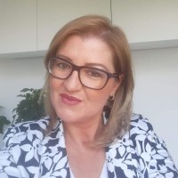 Ana Elena V.