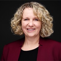 Karen Woloschuk, C.dir.