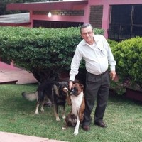 Dr. Carlos Esquinca