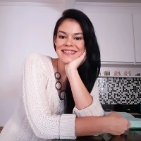 Thais E Silva
