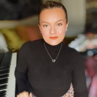 Julia Chisholm