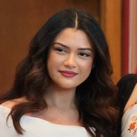 Laura Gomez