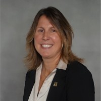 Nicole Shields, Pe