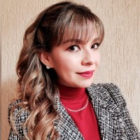 Angélica Flores R