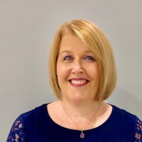 Linda J Wallace