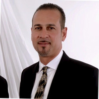 Carlos R. Veyna
