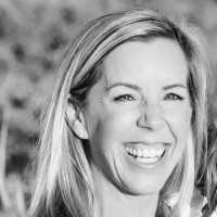 Jennifer Akins
