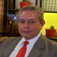 Efrén Luzuriaga B.