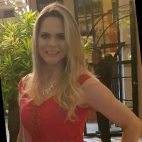 English teacher Claudia Silvania