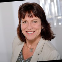 Dr. Doris Becker