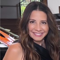 Linda Fernandez