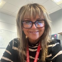 Lesley Mole