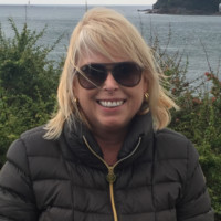 Susanne Crump