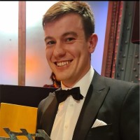 Conall Ó Hainiféin, Aia