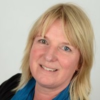 Hennie Den Os