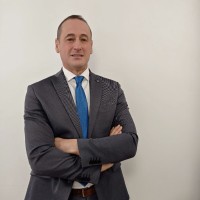 Roberto De Llanos Fernandez