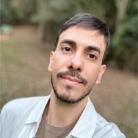 Alessandro L. Menezes