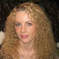 Марина Попова