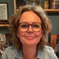 Helen Postma